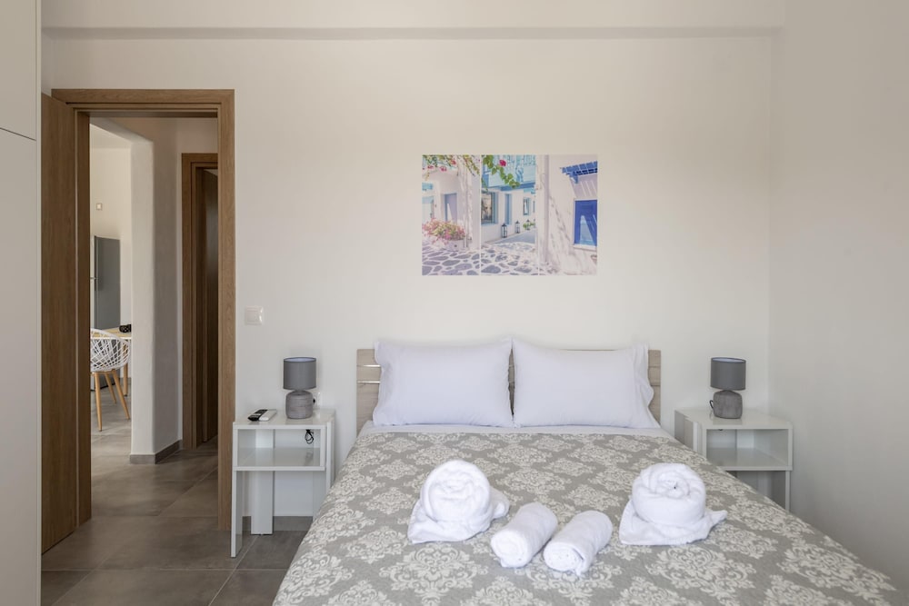 Parikia s Sunlight 2bedroom House