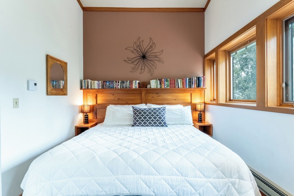 Tennis Townhomes #1340: 2
