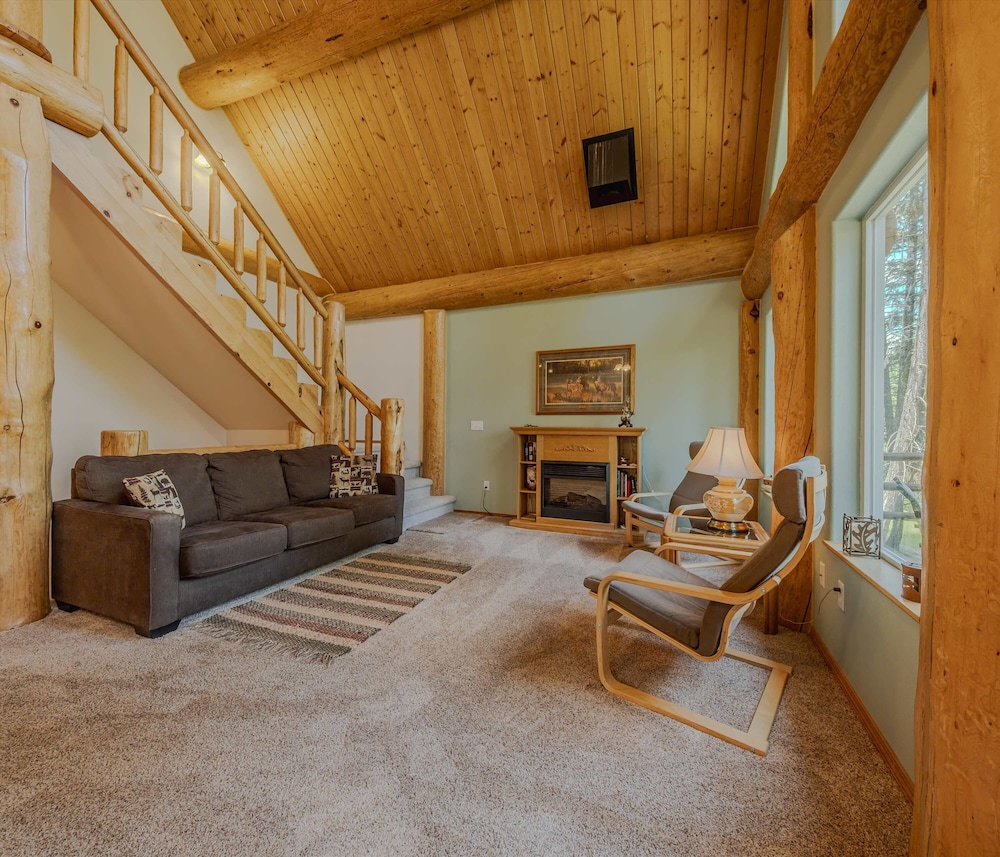 Whitetail Cabin For 9 Ppl!