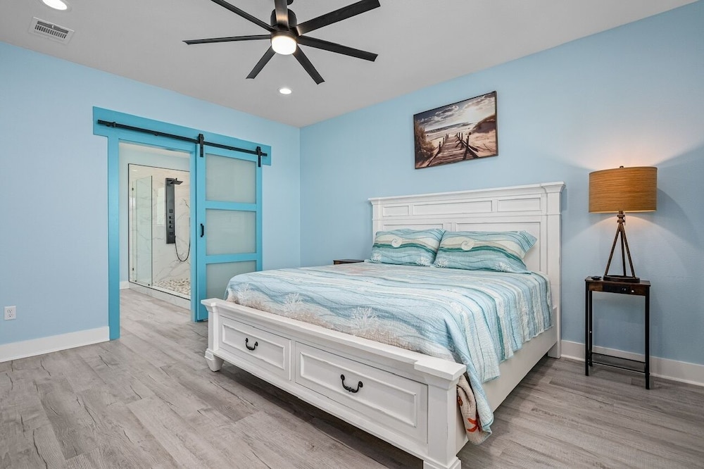 Oceanfront Manor 4 Bedroom Home