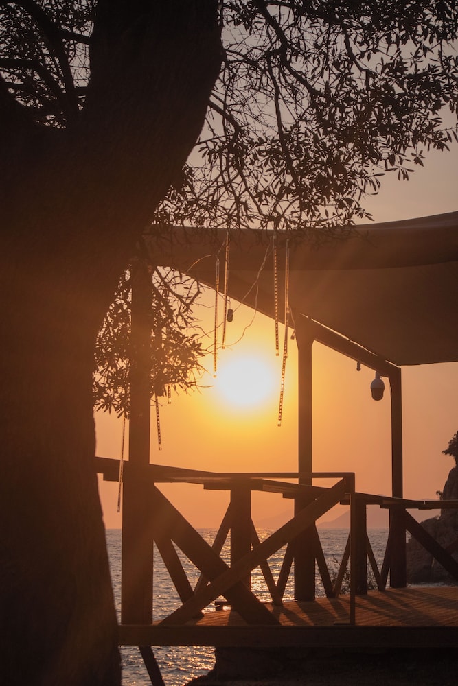 Butterfly Valley Beach Glamping Yiyecek A.Ş. - Image 17