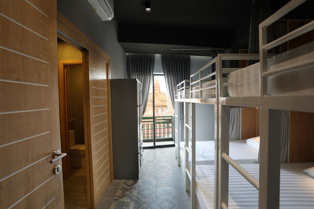 SKY HOTEL Central Phnom Penh - Rooms & Apartments