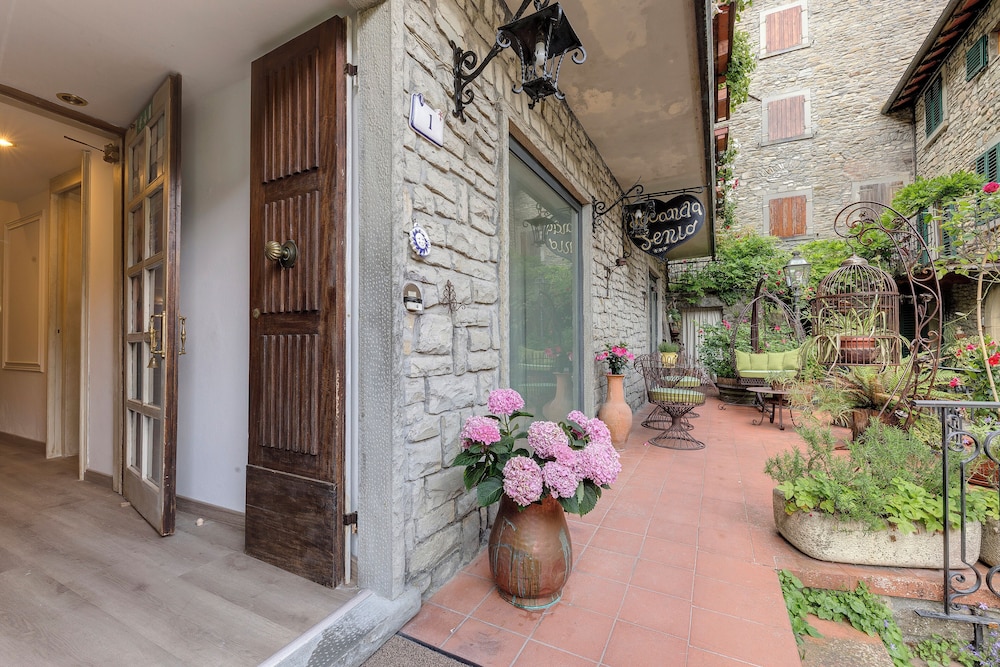Entire Hilltop Villa With Private Pool In Palazzuolo Sul Senio