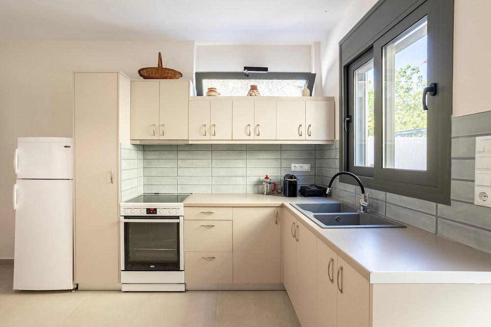 Azure Seaside Retreat in the Heart of Petalidi