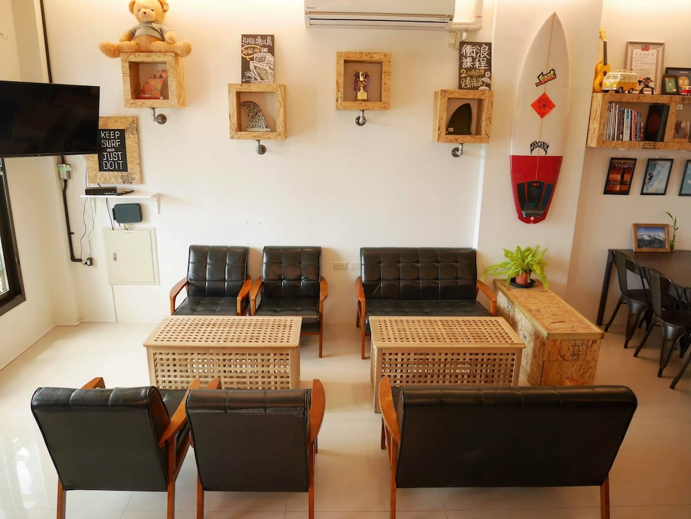 Wave Backpackers - Hostel