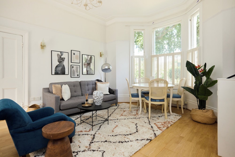 The West Hill Place - Dazzling 2bdr Flat