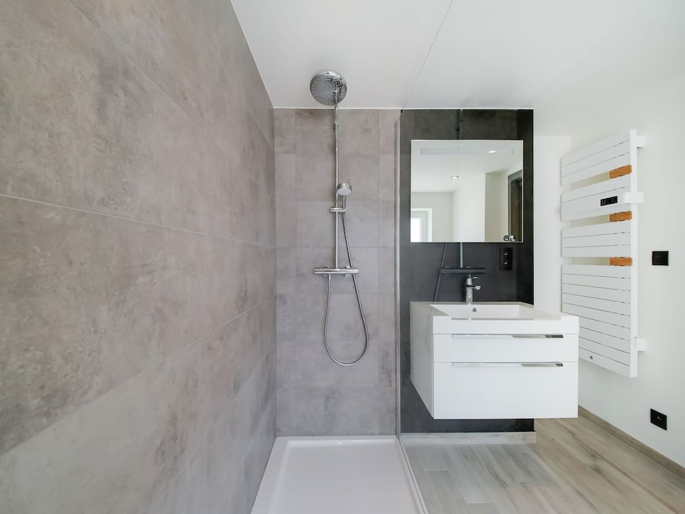 Comfort Near Historic Huy