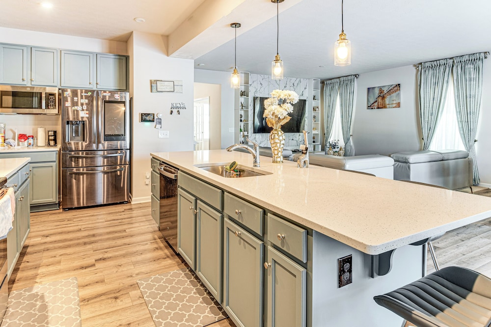 15 Mi to Dtwn Indianapolis: Family-friendly Home!