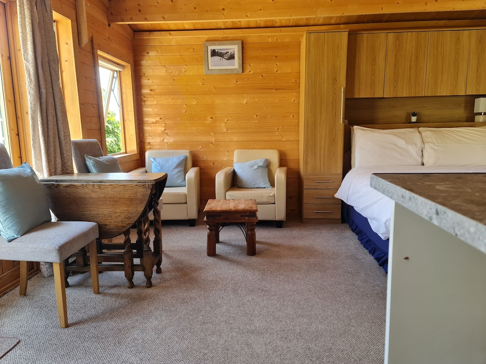 Pet Friendly Private Cabin Town Eurotunnel Beach view 3