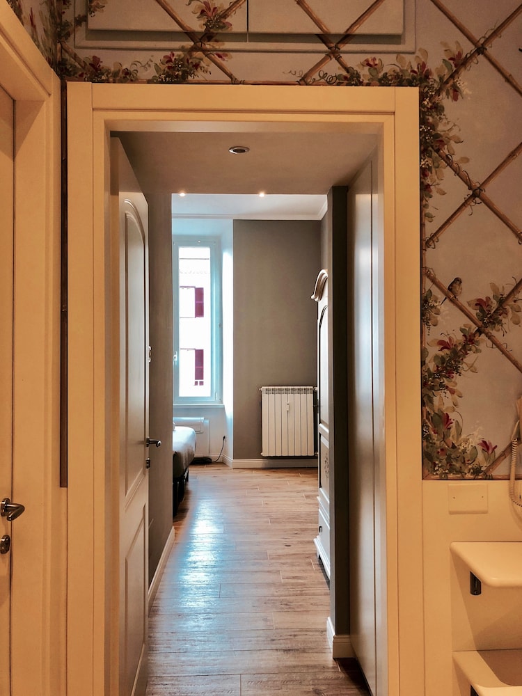 Audrey's Roman Holidays Suites&Rooms