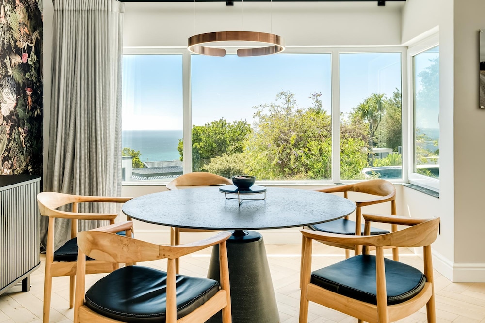 Camps Bay Villa w Pool Gym Studio Aqua Terra