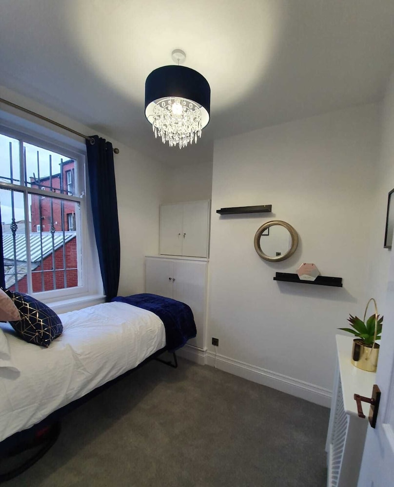 Highcliffe Holiday Apartments view 4