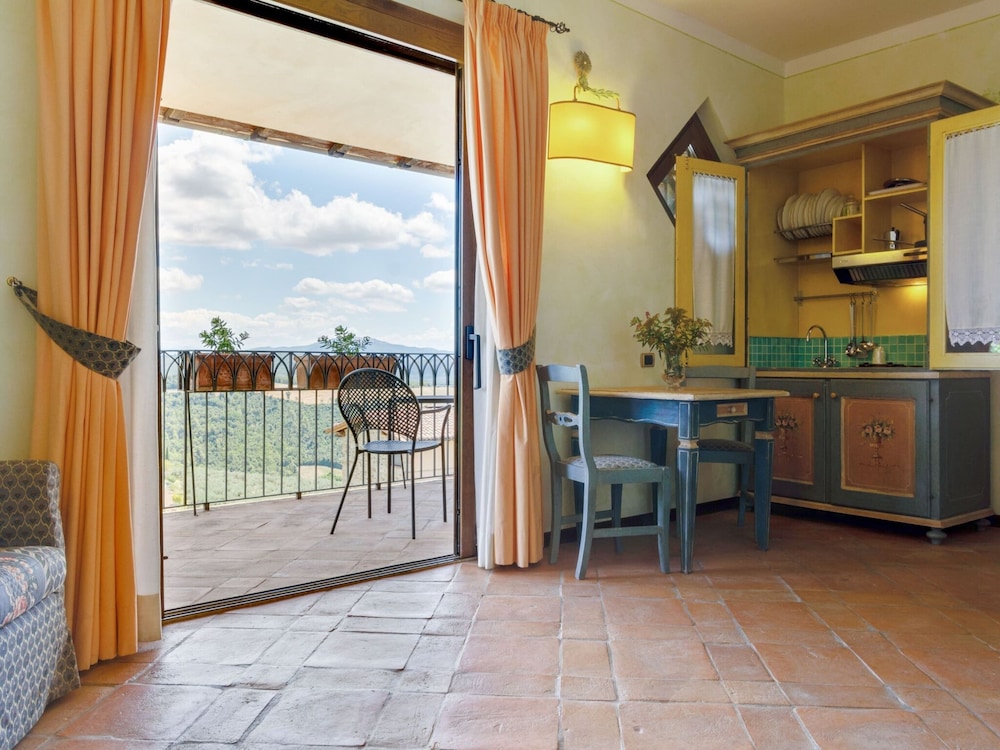 Peaceful Stay in Collazzone Hills view 4