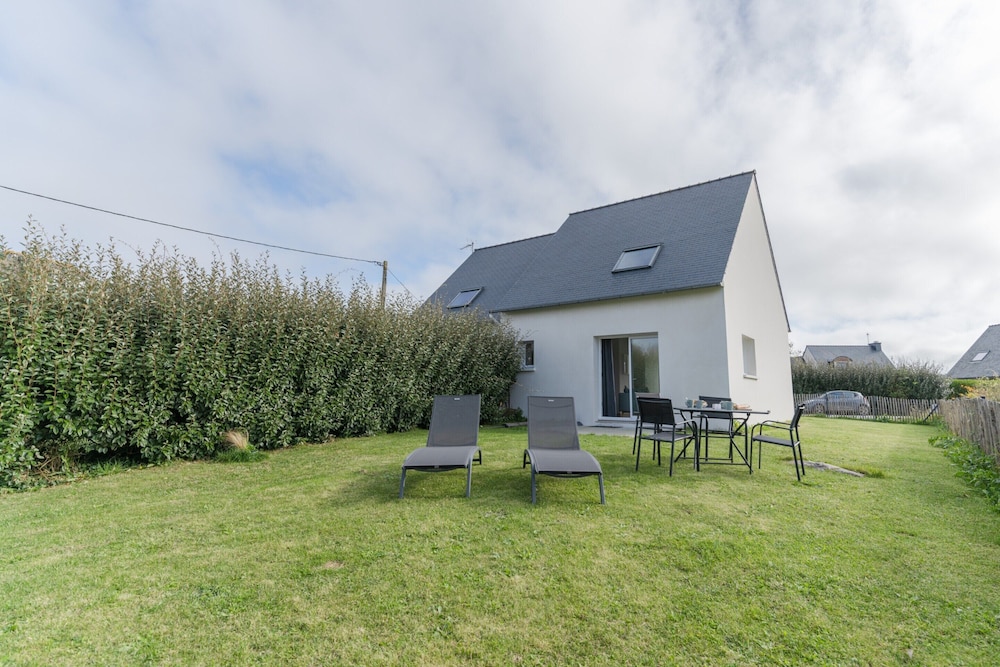 Charming House 300m From the sea