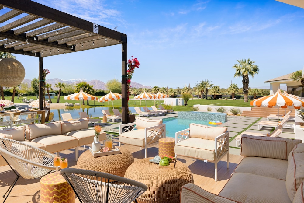 Buena Vista by Avantstay Massive Outdoor Oasis w/ Pool, Spa Firepit! - Property Image 58
