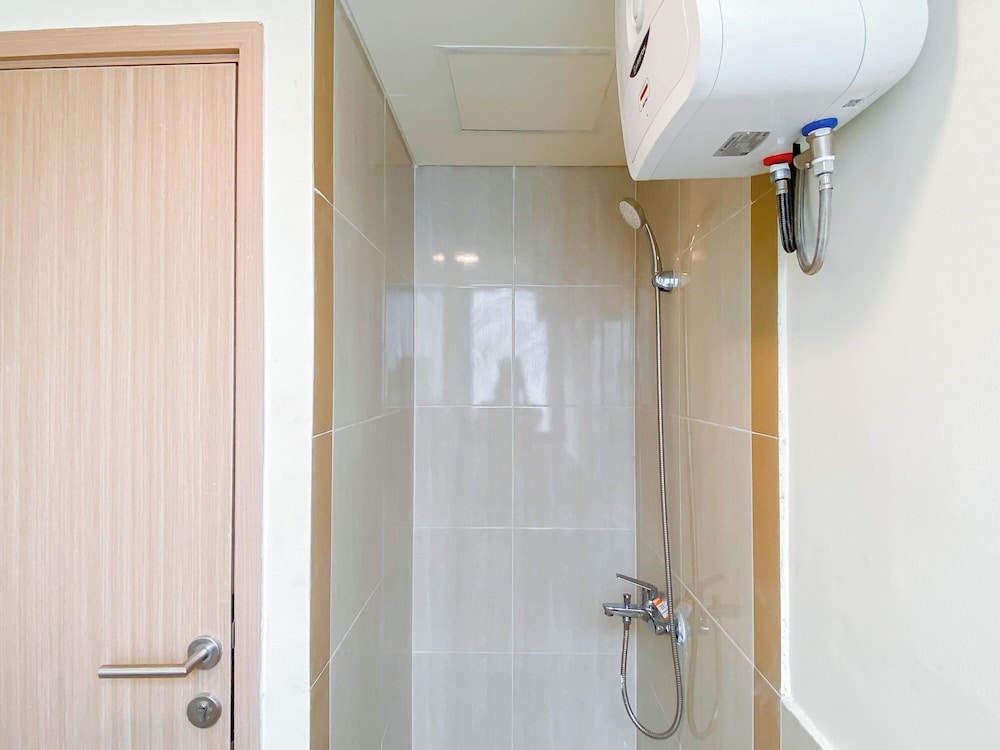 Minimalist Tidy 2Br At Meikarta Apartment