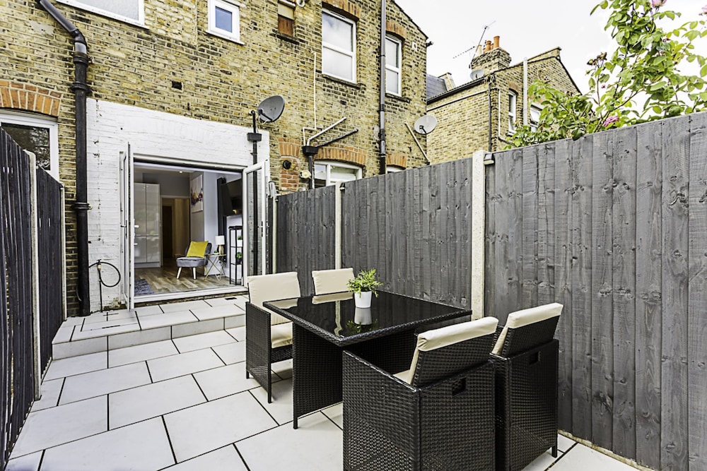 outdoor bbq area