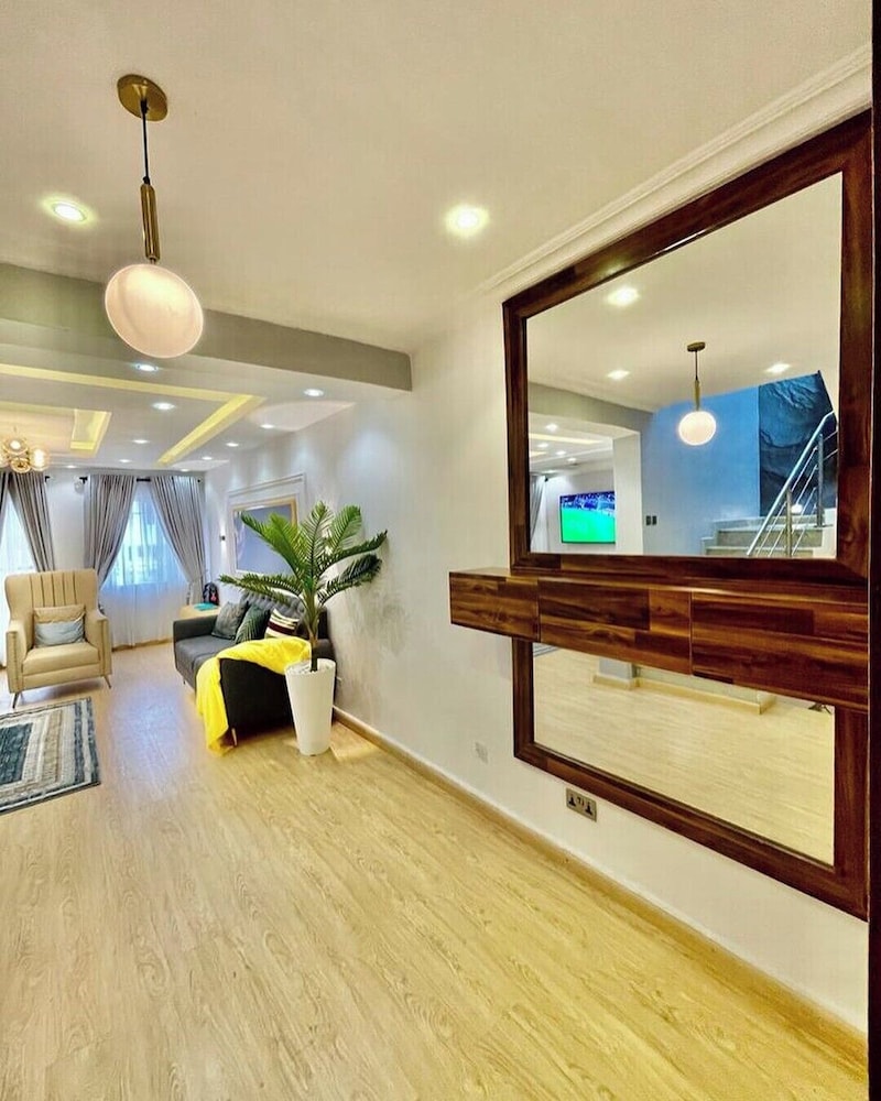 LUXE APARTMENTS