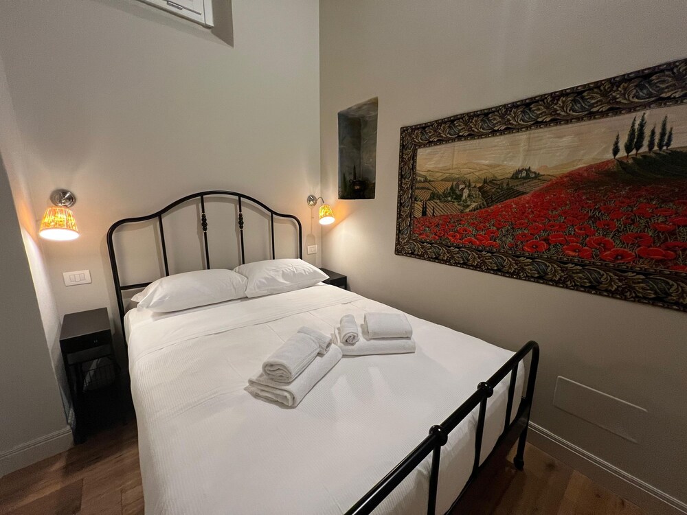 Laura 68 in Firenze With 2 Bedrooms and 2 Bathrooms