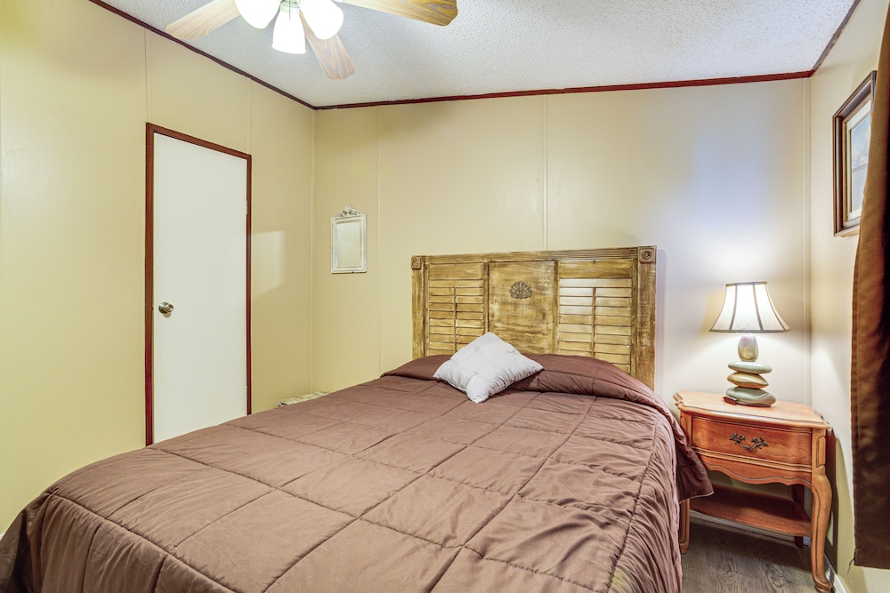 1 Mi to Lake Texoma: Peaceful Kingston Getaway