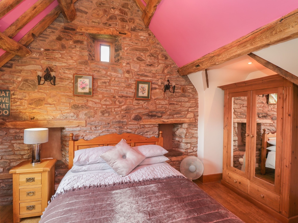Pentre Barn