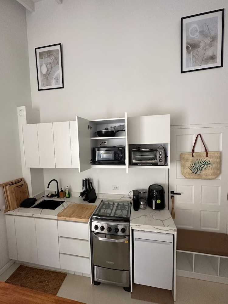 Palm Beach Vacaysuites - Bamboo Suite - Studio