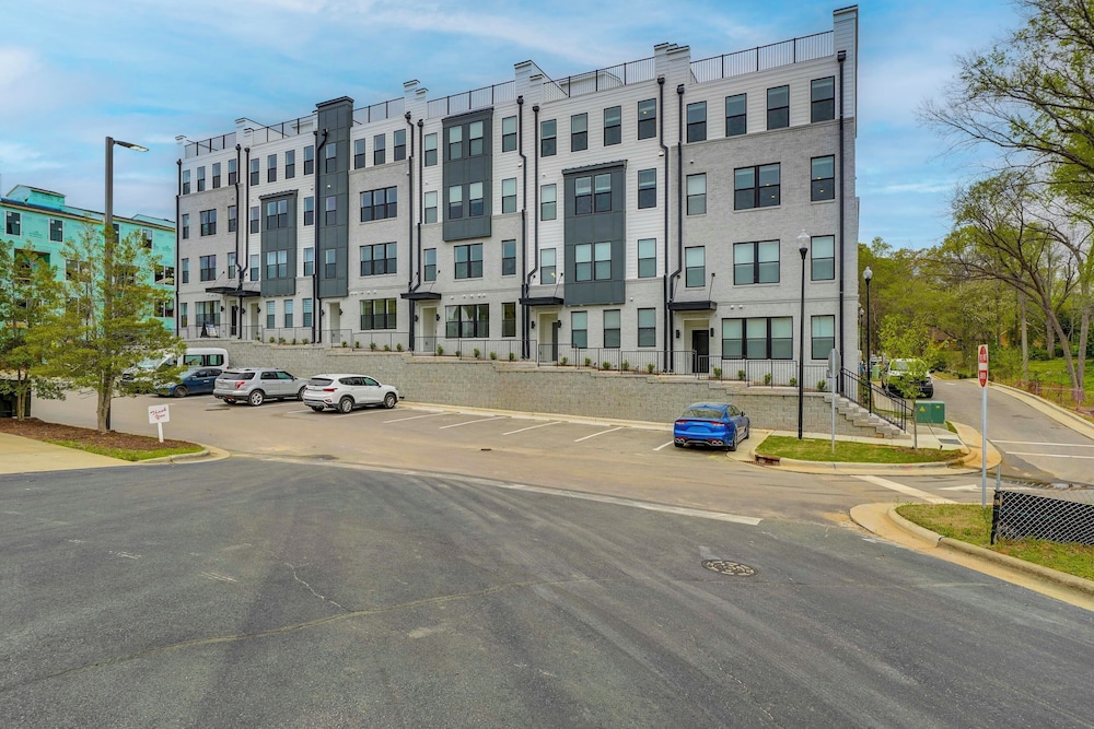 Modern Downtown Apt w/ Balcony in Wake Forest!