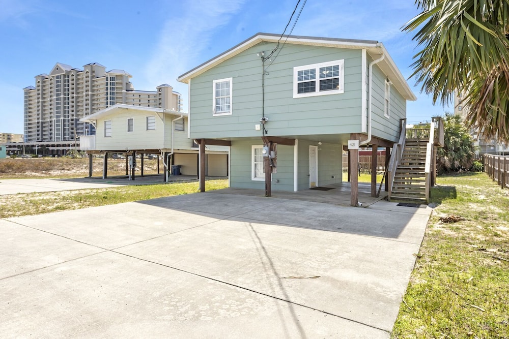 Byron's Beach House