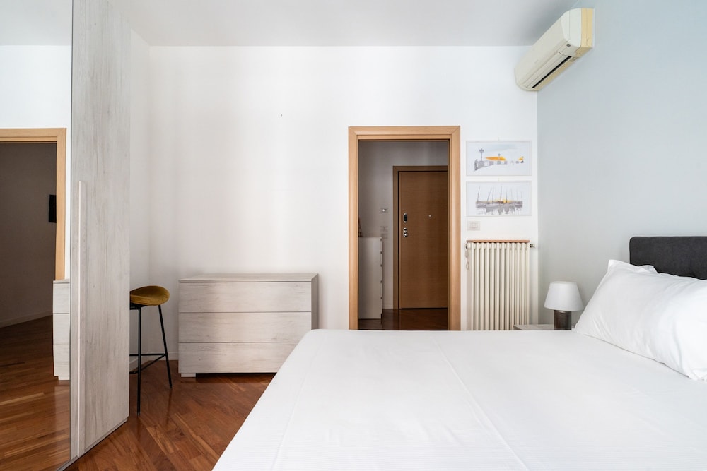 Levante 65 in Bari With 1 Bedrooms and 1 Bathrooms