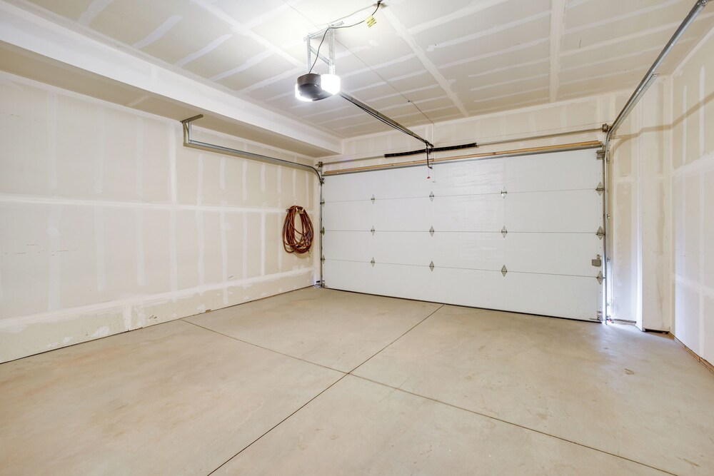 Dtwn Woodland Park Townhome w/ Covered Deck