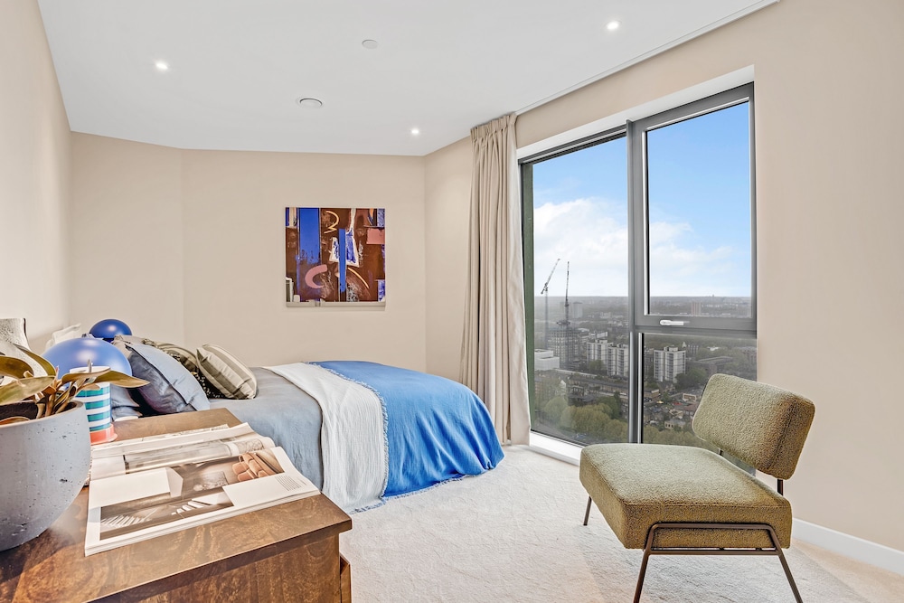 Stunning Two-bedroom Apartment With a Balcony