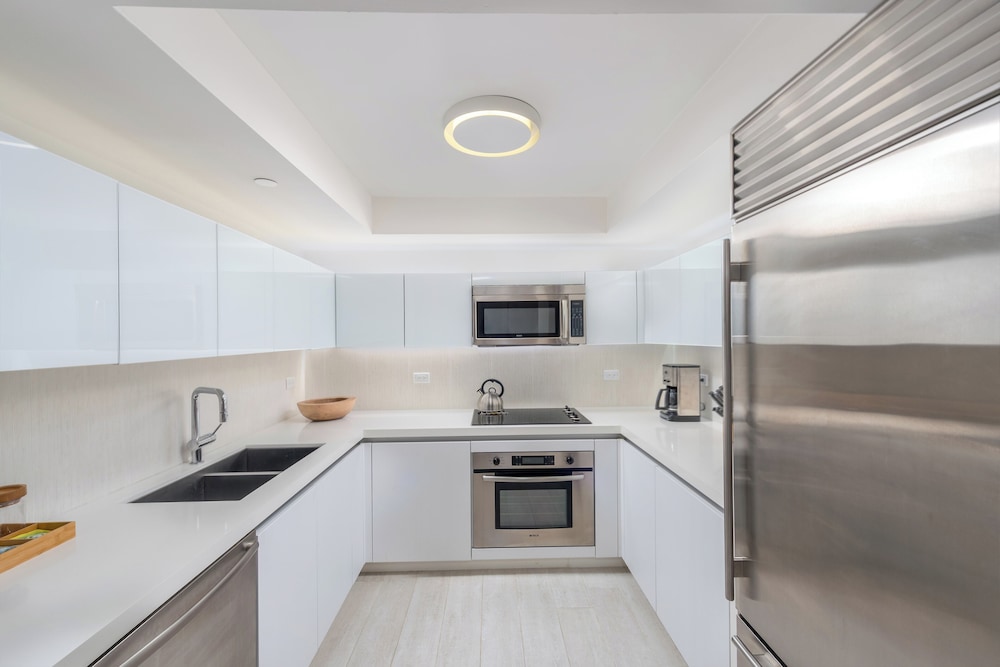 Luxury Vacation Rentals at 1 Hotel & Homes by LRMB