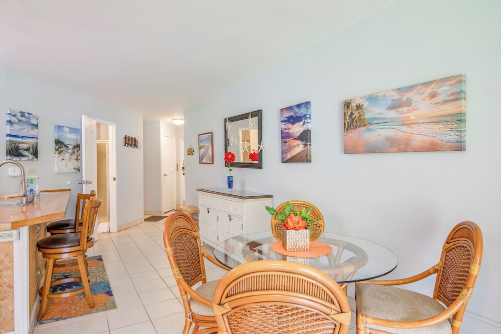 Romannas Golden Ray Oceanfront Condo