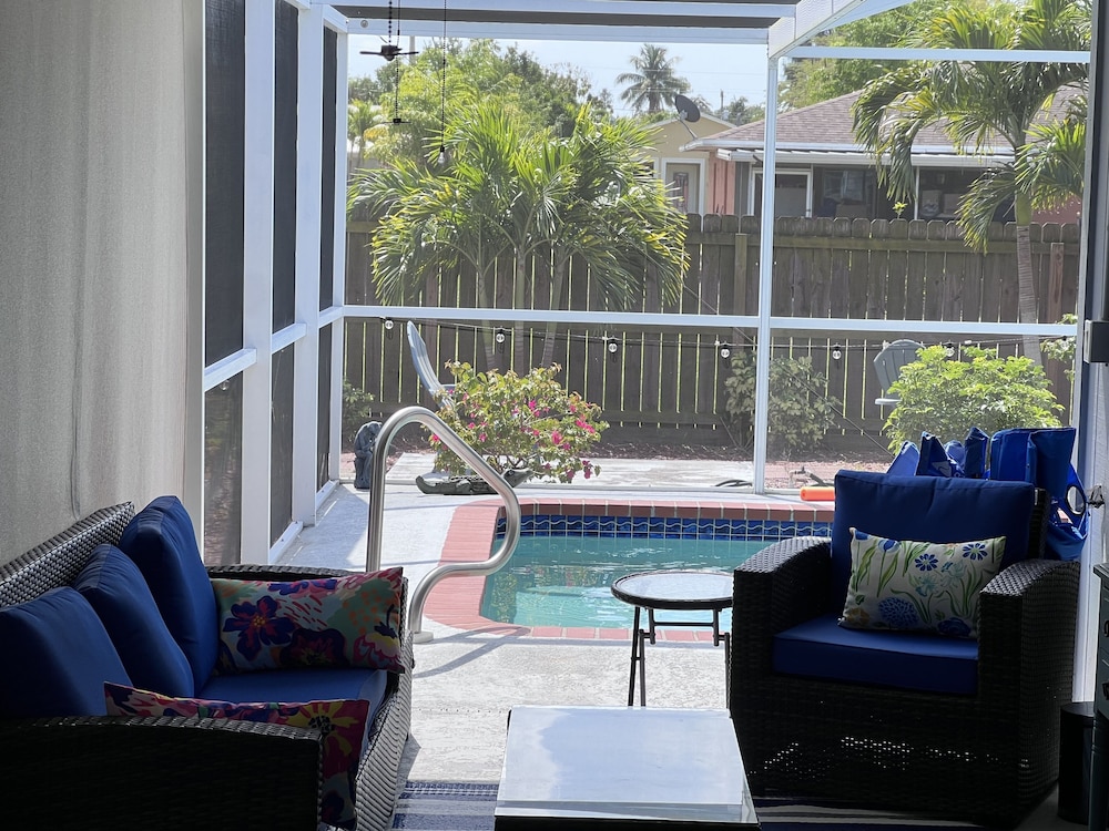 97th Ave North Naples Park Ocean Vanderbilt Beach 4 Bedroom Home