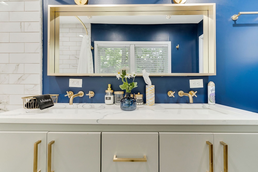 Luxury Townhome Pet Friendly