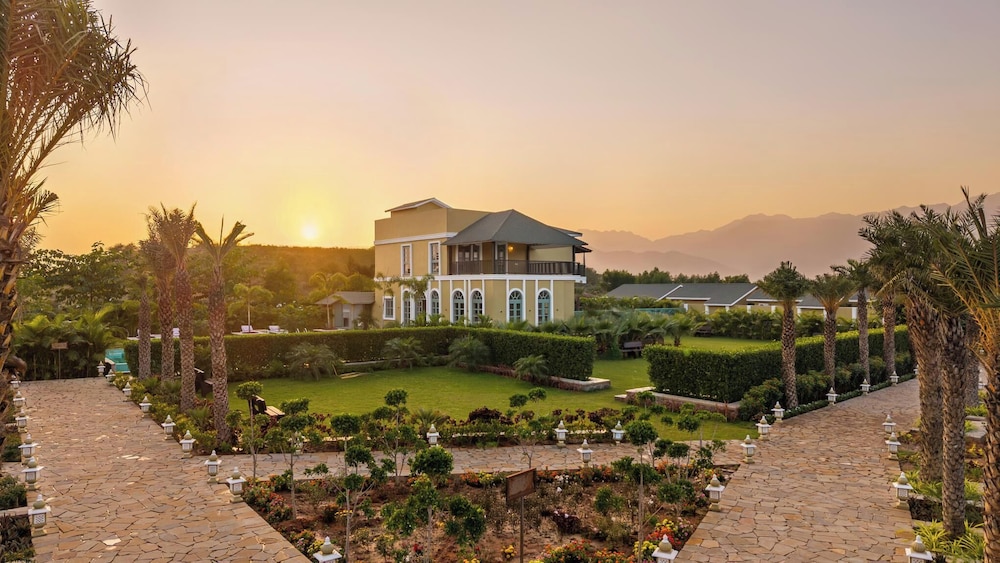 Merriment Luxury Resort & Private Pool Villa, Abu Road