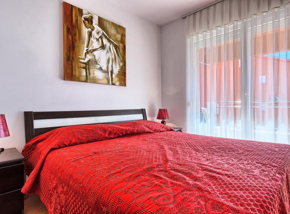 Luxury Apartment Okrug Gornji With Sea View and Pool