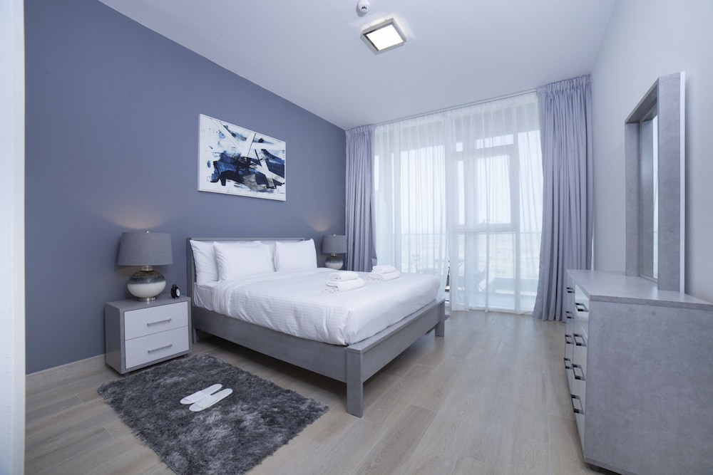 Sophisticated Modern 1 BR on Blooms A JVC