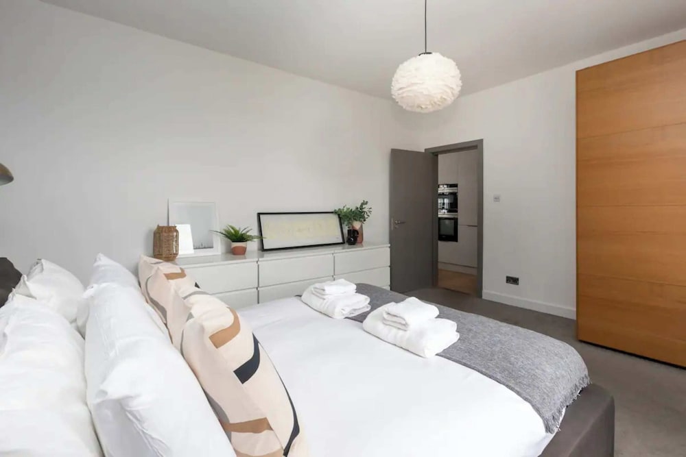 Bright & Stylish 2BD Flat - Brockley