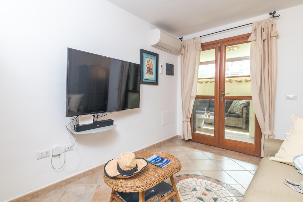 Villa del Golfo in Pittulongu view 3