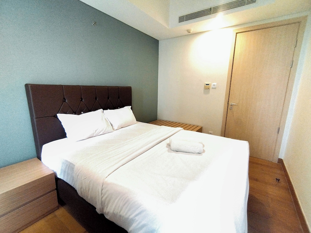 2Br Luxurious And Spacious Apartment At One East Penthouse Residence