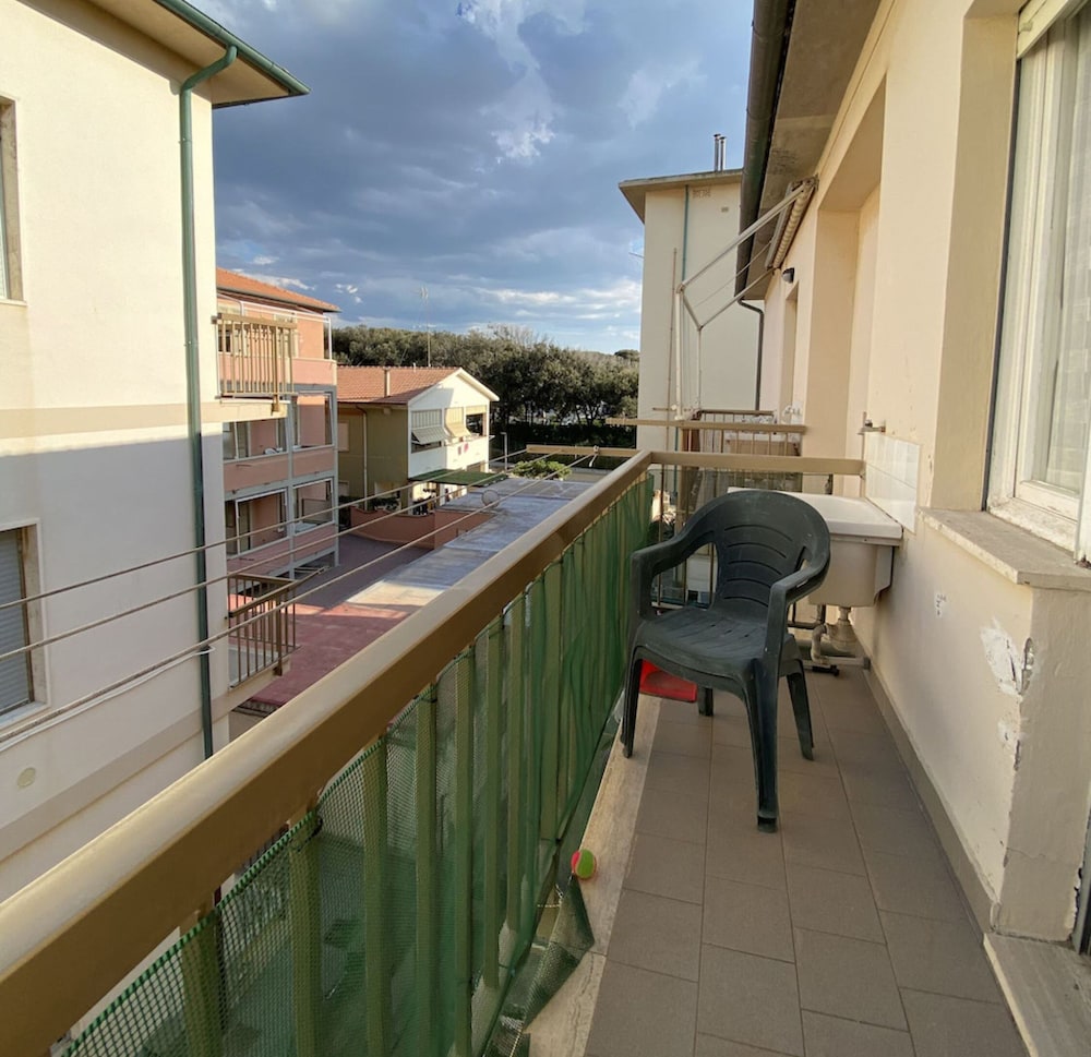 Apartment in a Building Facing the Sea-rif Florida