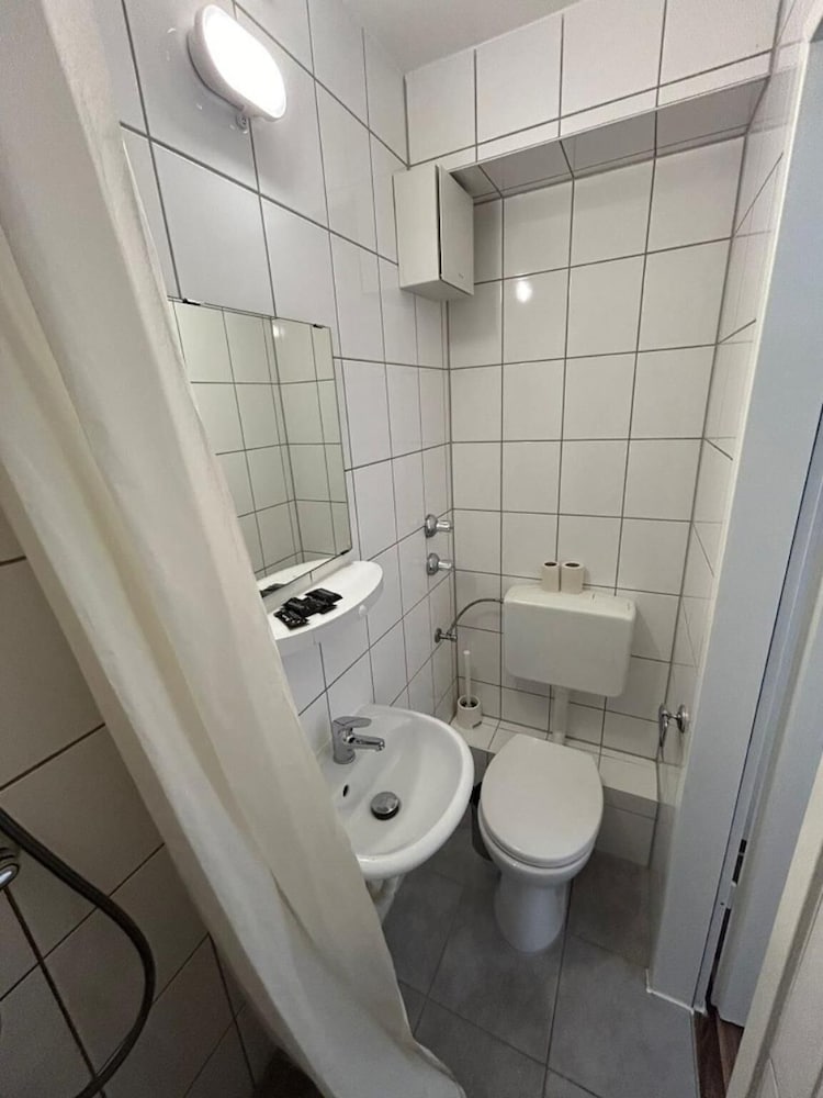 2-Rent Group Hostel Apartments SEN14