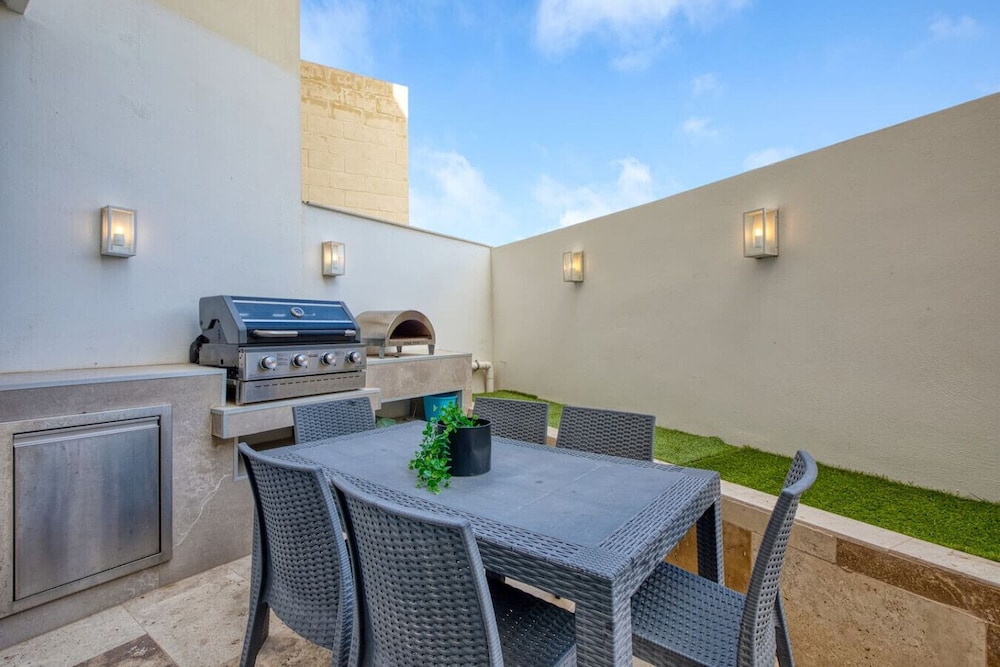 Cozy Gozo Home Private Hot Tub BBQ