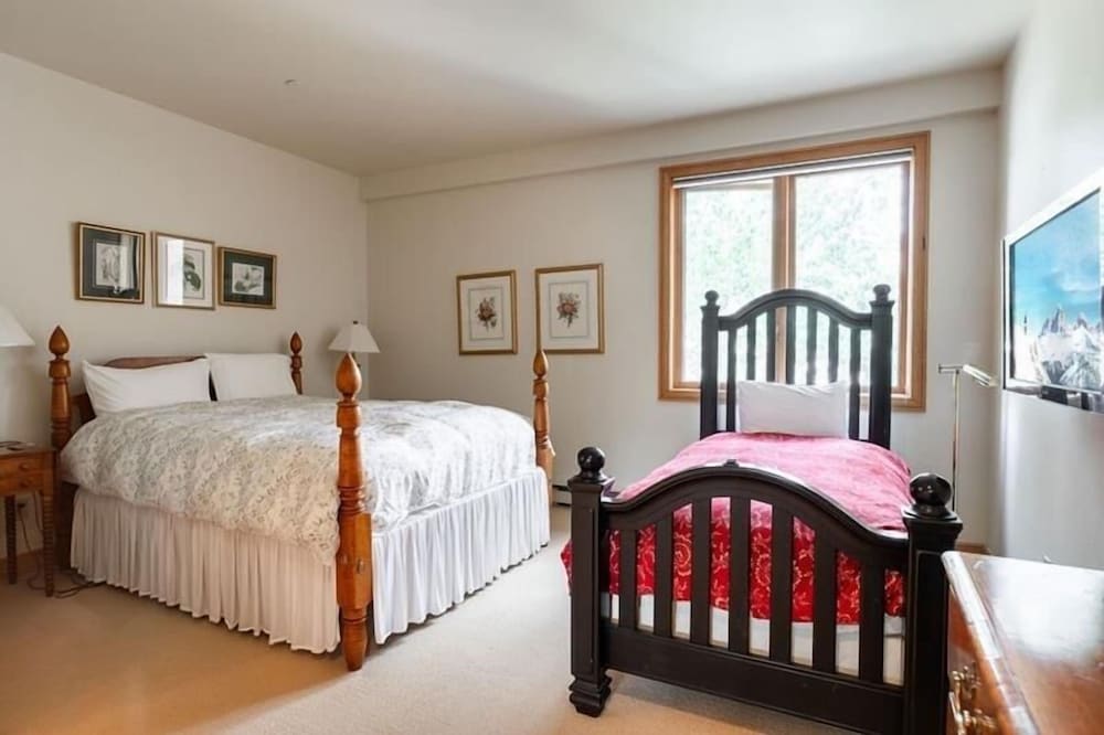 Beaver Creek Resort CO - Townsend Place & Strawberry Park Condos