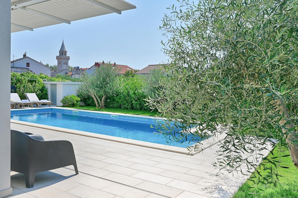 5-bedroom Villa Near Split With Pool