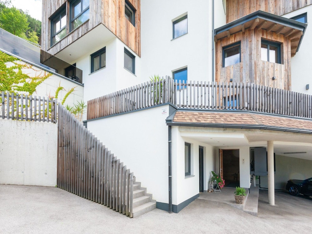 Beautiful Flat in Hart With Fitness Room