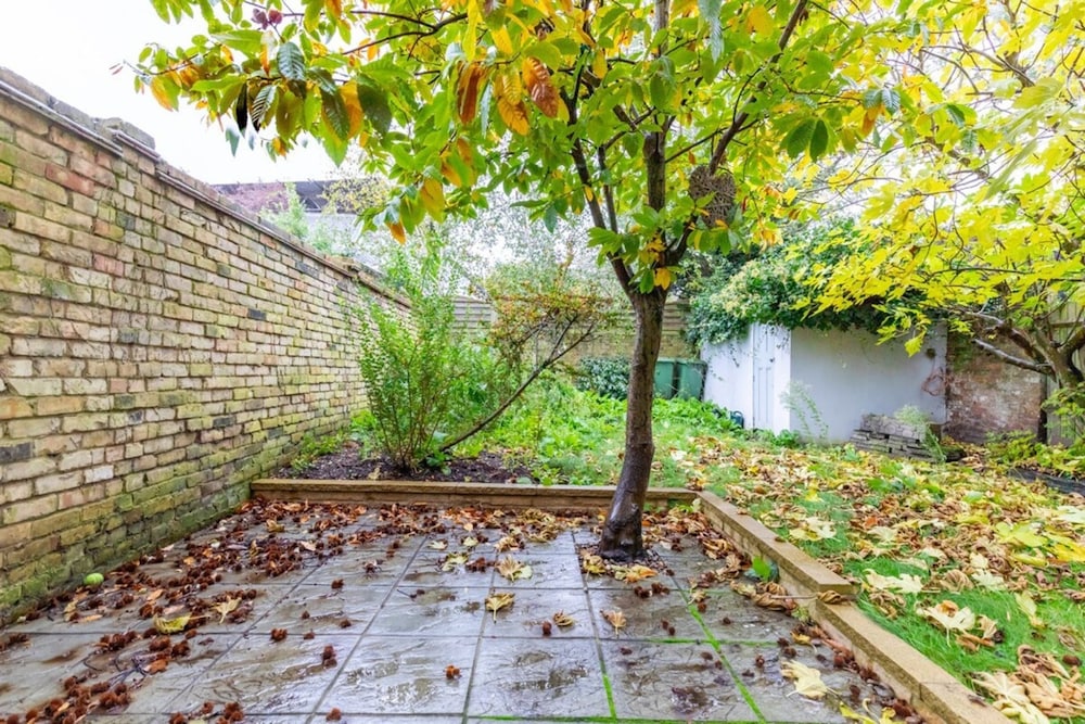 Newly Refurbished 2BD Flat - Wimbledon Village!