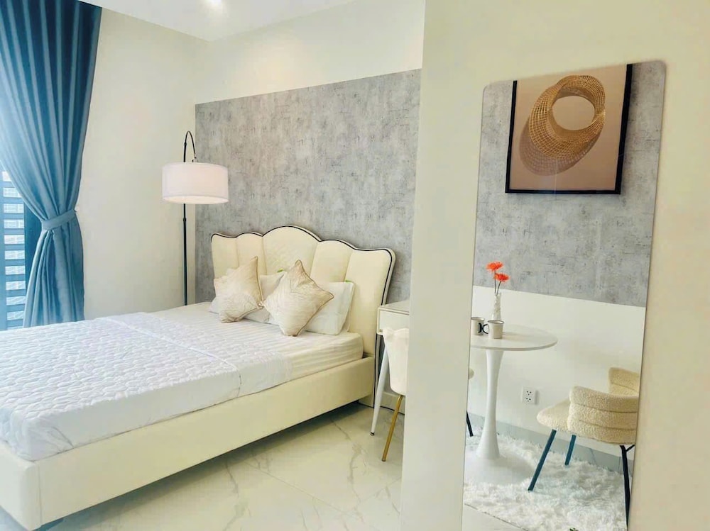 COZY- Vinhomes Grand Park Apartments