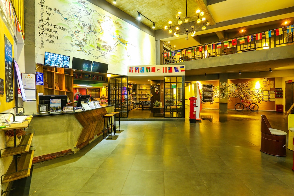 Zhangjiajie Comma Travel Hotel